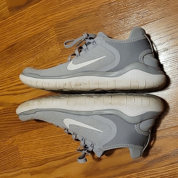 Nike running shoes - Picture 4 of 5